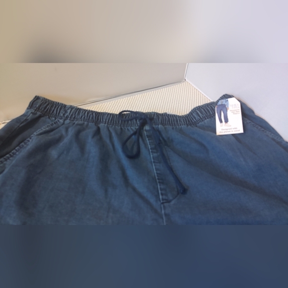 Time and Tru Women's Size XXL (20) Parachute Cargo Jogger Pants Medium Wash NWT - Picture 5 of 7